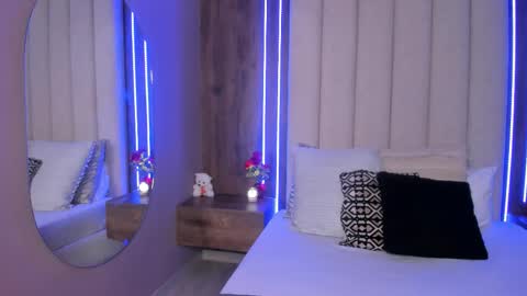 Lucy online show from February 22, 7:15 pm