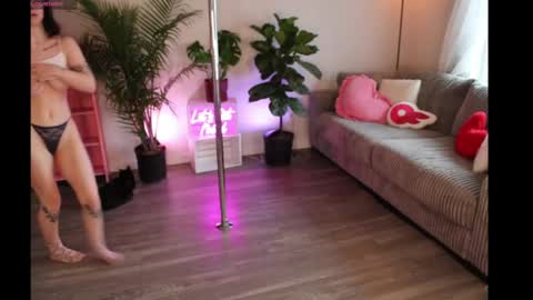 Lucy online show from April 1, 10:07 pm