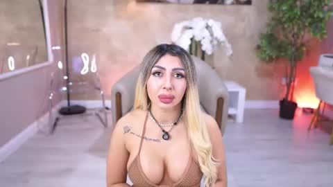LucyRose online show from July 1, 8:14 am