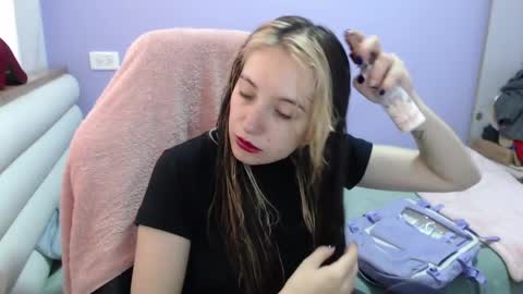 Vicky online show from April 19, 8:11 pm