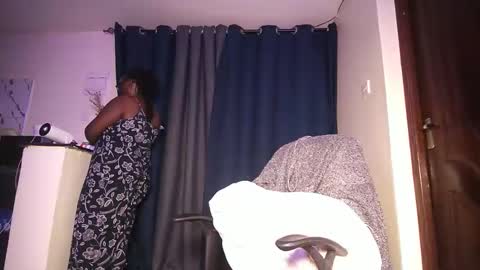 lulu_sparks1 online show from January 19, 7:26 am