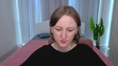 Lily online show from October 6, 10:43 am
