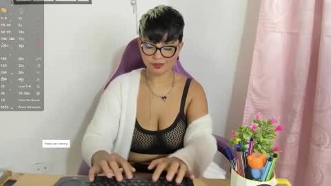 Snapshot of luna__cute chatting on October 15, 11:18 pm Luna online show from October 15, 11:18 pm