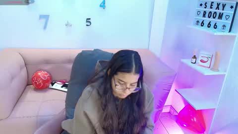 Luna And Titan  online show from February 12, 3:52 am