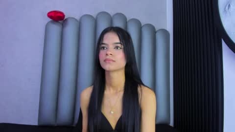 luna_bella_23 online show from April 17, 3:08 am