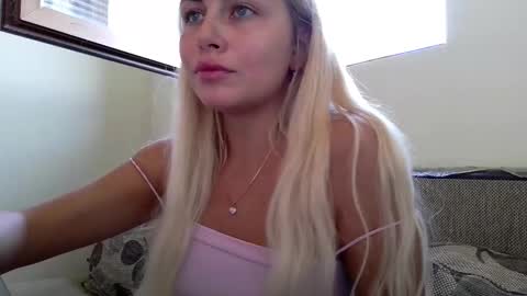 Snapshot of luna_blazer chatting on September 24, 11:42 am luna_blazer online show from September 24, 11:42 am