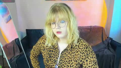 luna online show from February 12, 9:33 am