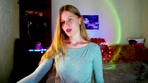 luna_evan online show from September 23, 9:29 am