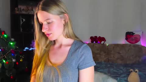 luna_evan online show from January 2, 12:24 pm