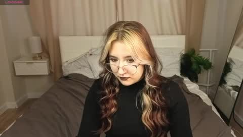 Luna Host online show from May 20, 1:57 am