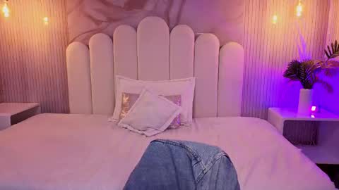 luna_hot_ass online show from May 21, 3:15 am