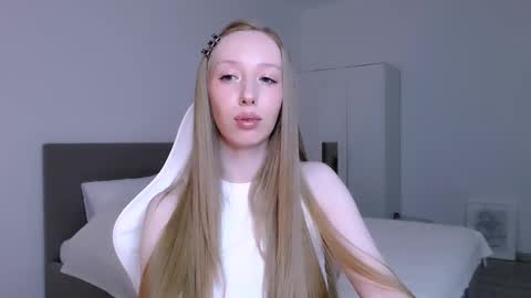 Luna online show from February 18, 9:25 pm