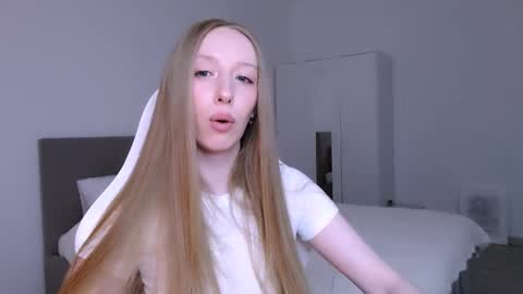 Luna online show from February 21, 9:59 pm