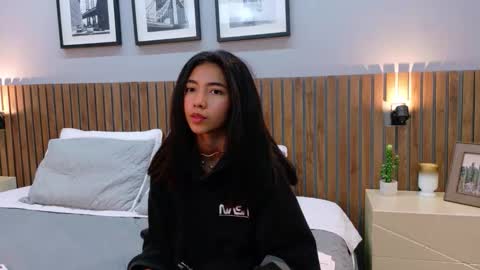 LUNA  online show from February 3, 1:27 pm