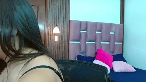 luna_rousse26 online show from April 28, 7:51 pm