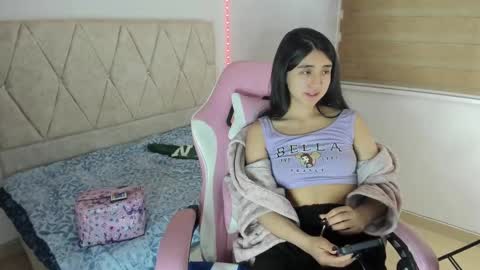 luna_roussee online show from September 25, 8:24 am