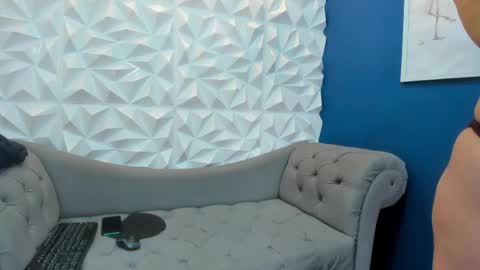 Luna  online show from April 14, 7:58 pm