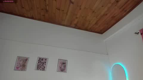 luna_velveth1 online show from April 20, 11:35 am