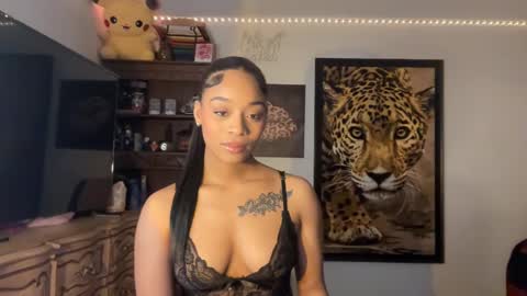 lunaa_11 online show from January 24, 3:32 am