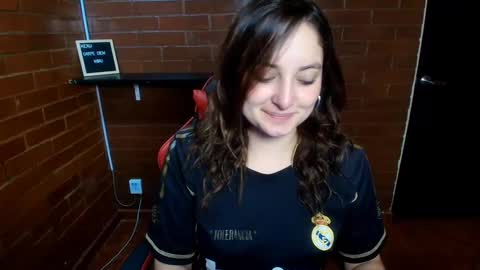 lunaa_m_ online show from February 12, 2:22 pm