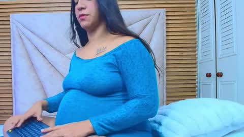 Lunaa rossee  online show from May 8, 7:59 pm