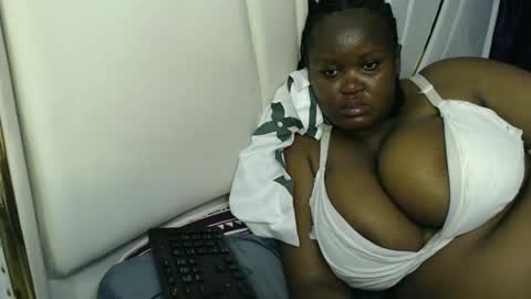 lunabloom01 online show from December 22, 10:18 am