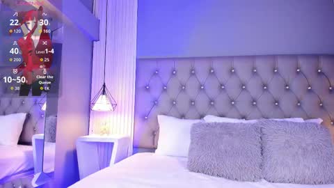 Luna  online show from November 18, 5:03 pm