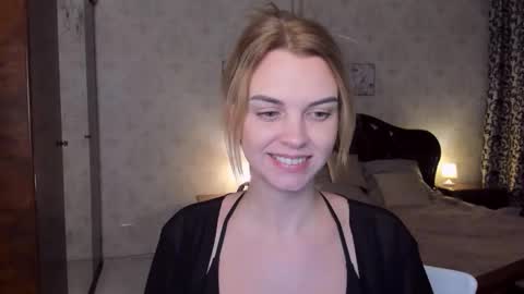 lunaflinn online show from February 6, 7:12 am