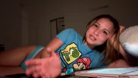 lunaloopzz online show from March 1, 1:16 am