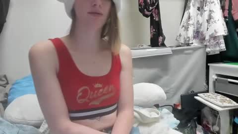 lunapixie2020 online show from December 16, 11:18 pm