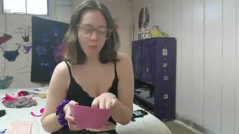 lunaquinn45 online show from March 2, 3:09 pm