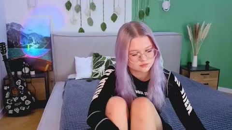 lunariafox online show from March 20, 2:44 pm