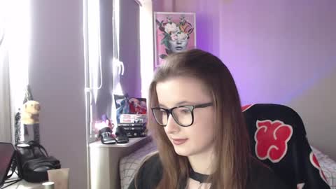 LunaXcherry online show from April 19, 11:10 am