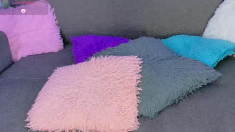 L U N I T A  online show from March 24, 8:41 am