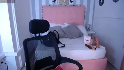 lunna_boobs20 online show from January 14, 3:44 am