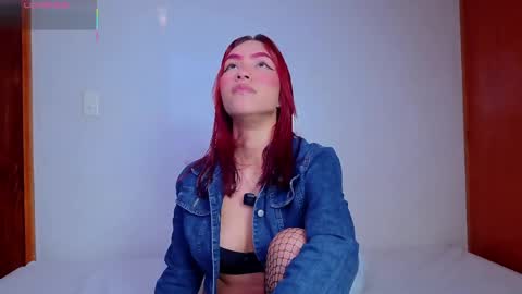 L U N N A online show from June 6, 5:47 am