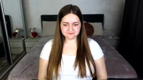 lux_lizz online show from April 6, 4:46 am