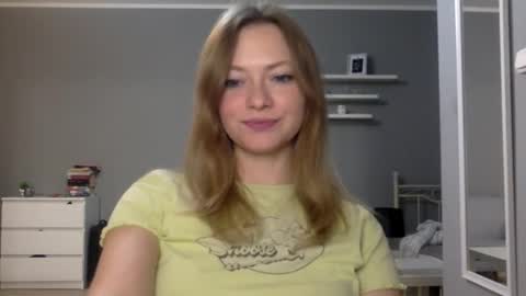 Snapshot of lux_millie chatting on October 20, 8:56 pm Millie online show from October 20, 8:56 pm