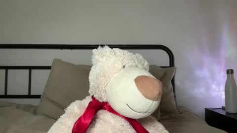 luxcher22 online show from February 16, 7:52 am