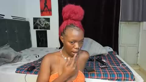 luxedollxoxoo online show from December 21, 3:22 am