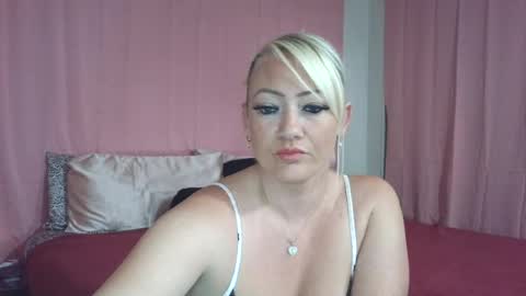 luxuriousbunny online show from August 10, 1:31 am