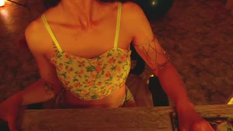 Liss online show from April 17, 4:36 am