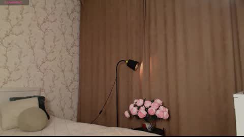 ly lydia online show from November 25, 3:31 am