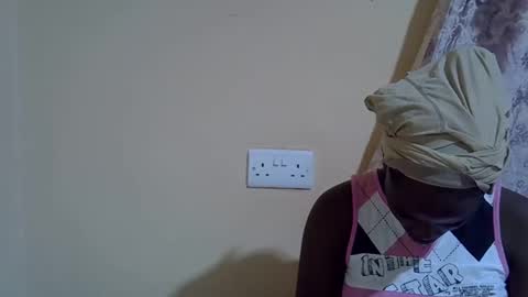 lyn_anna online show from December 2, 7:10 am