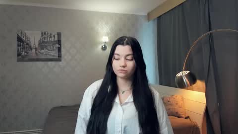 Mia  online show from February 28, 8:42 am