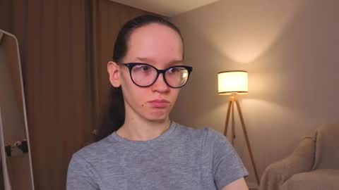 Sara online show from February 8, 4:33 pm