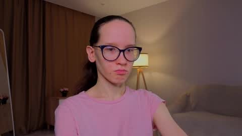 Sara online show from April 2, 4:04 pm