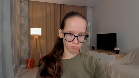 Sara online show from September 9, 4:18 pm