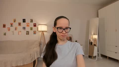 Sara online show from March 12, 4:13 pm