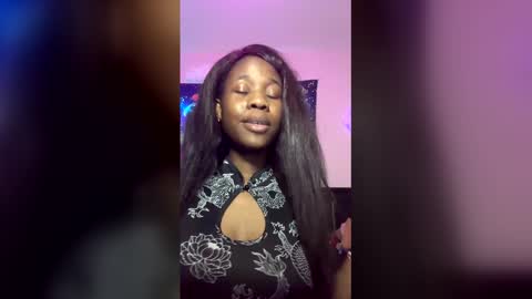 lynflowers online show from December 13, 8:37 pm